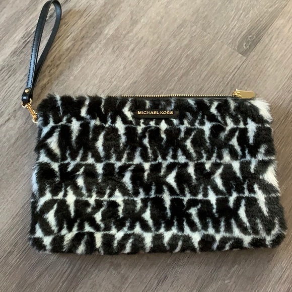 Michael Kors Handbags - Michael Kors large logo travel pouch. NWOT